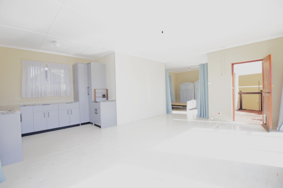4 Bedroom Property for Sale in Wavecrest Eastern Cape